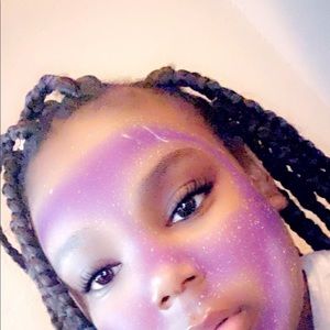 Meet your Posher, Trenya